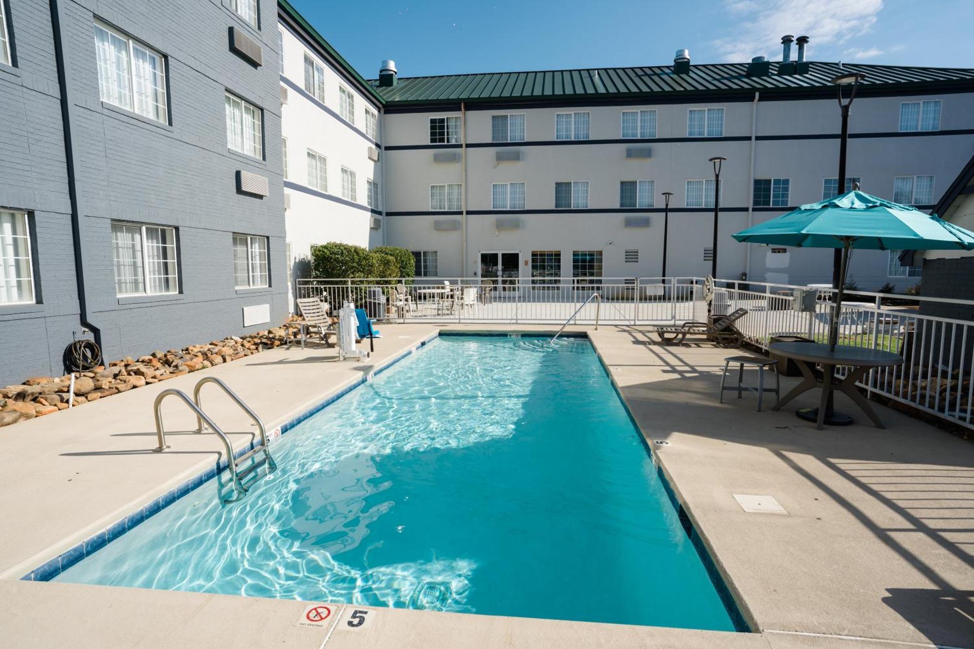 Mainstay Suites Knoxville Airport Алкоа Екстер'єр фото